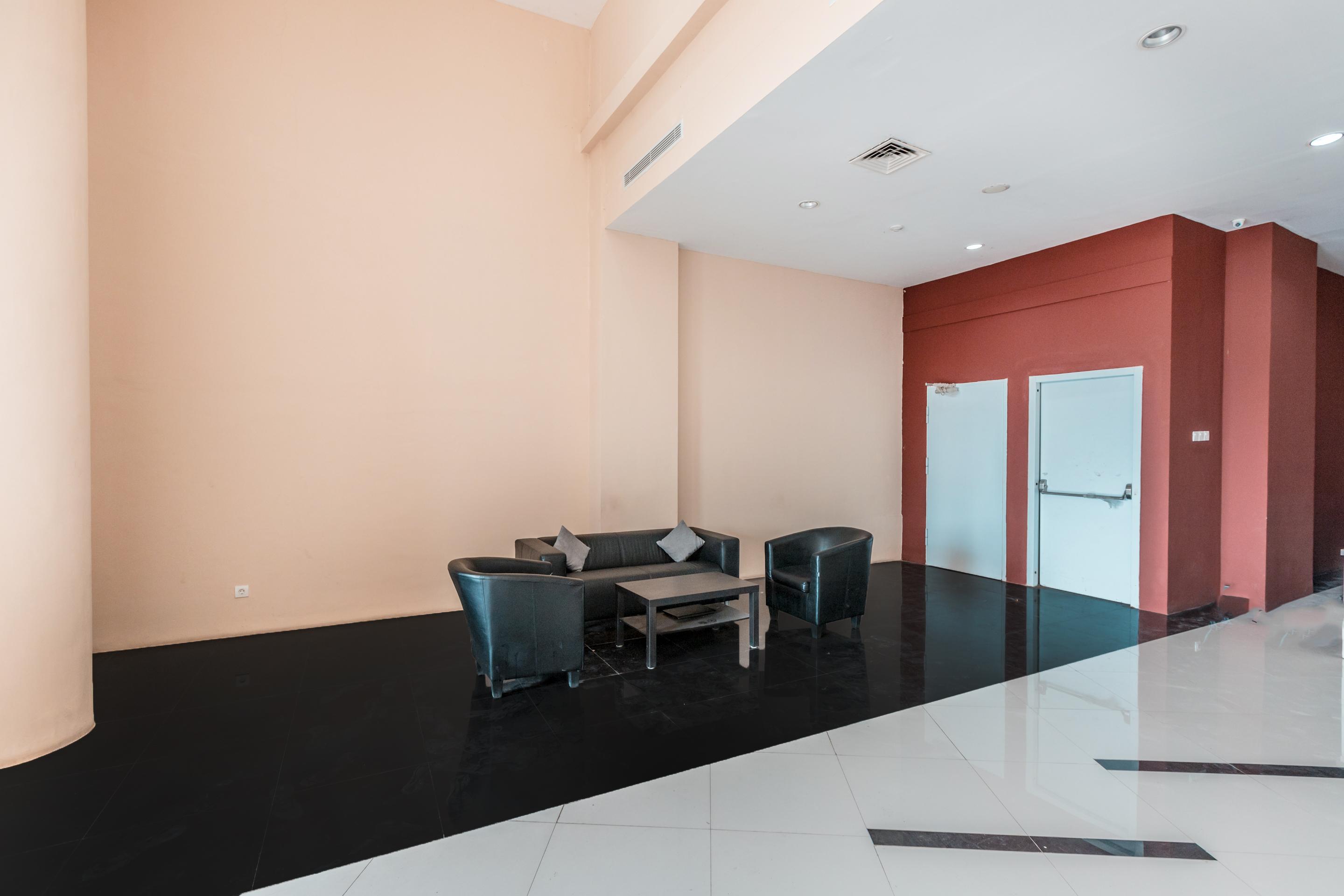 Oyo Flagship 766 Prima Orchard Hotel Bekasi Exterior photo